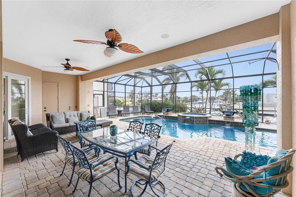 На продажу: $1,750,000 (3 спален, 3 ванн, 2846 Квадратных фут)