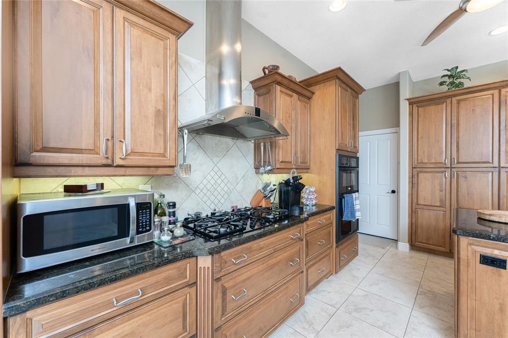 На продажу: $1,750,000 (3 спален, 3 ванн, 2846 Квадратных фут)