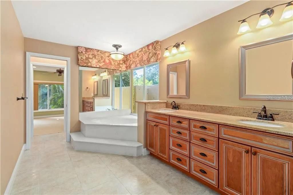 Active With Contract: $724,000 (5 beds, 2 baths, 3089 Square Feet)