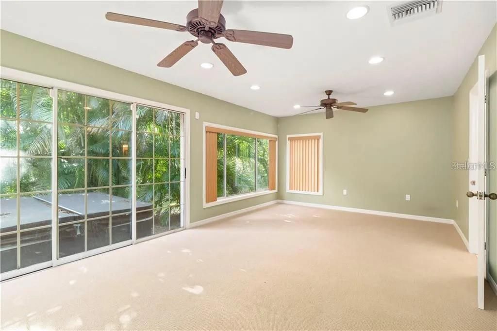 Active With Contract: $724,000 (5 beds, 2 baths, 3089 Square Feet)