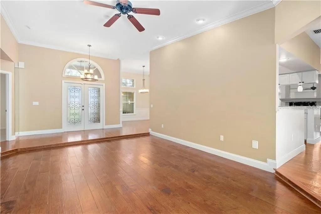 Active With Contract: $724,000 (5 beds, 2 baths, 3089 Square Feet)
