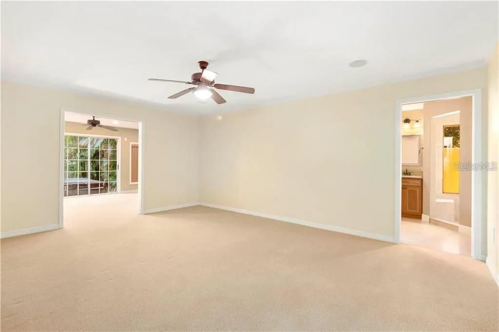 Active With Contract: $724,000 (5 beds, 2 baths, 3089 Square Feet)