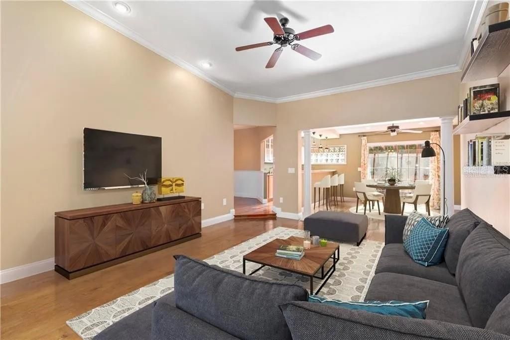 Active With Contract: $724,000 (5 beds, 2 baths, 3089 Square Feet)