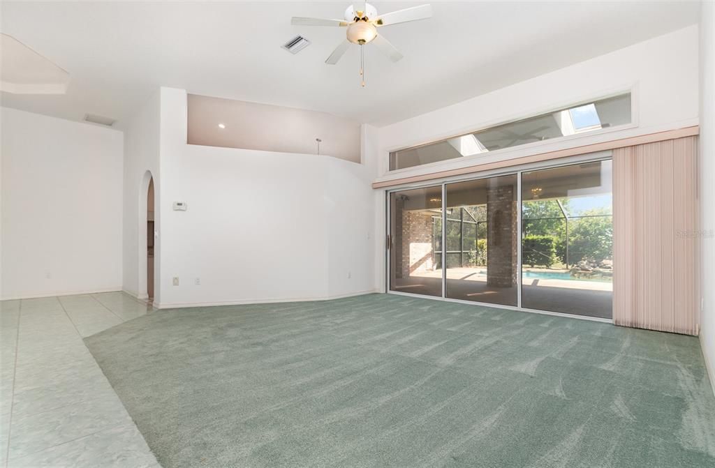 合同活跃: $499,000 (3 贝兹, 2 浴室, 2424 平方英尺)