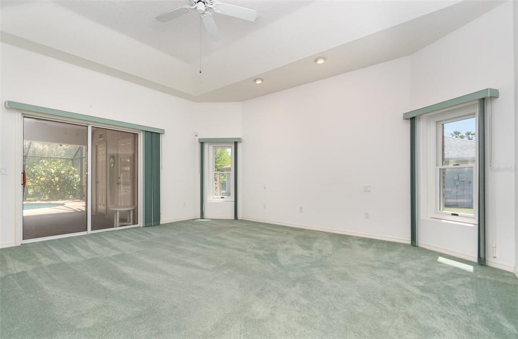 合同活跃: $499,000 (3 贝兹, 2 浴室, 2424 平方英尺)