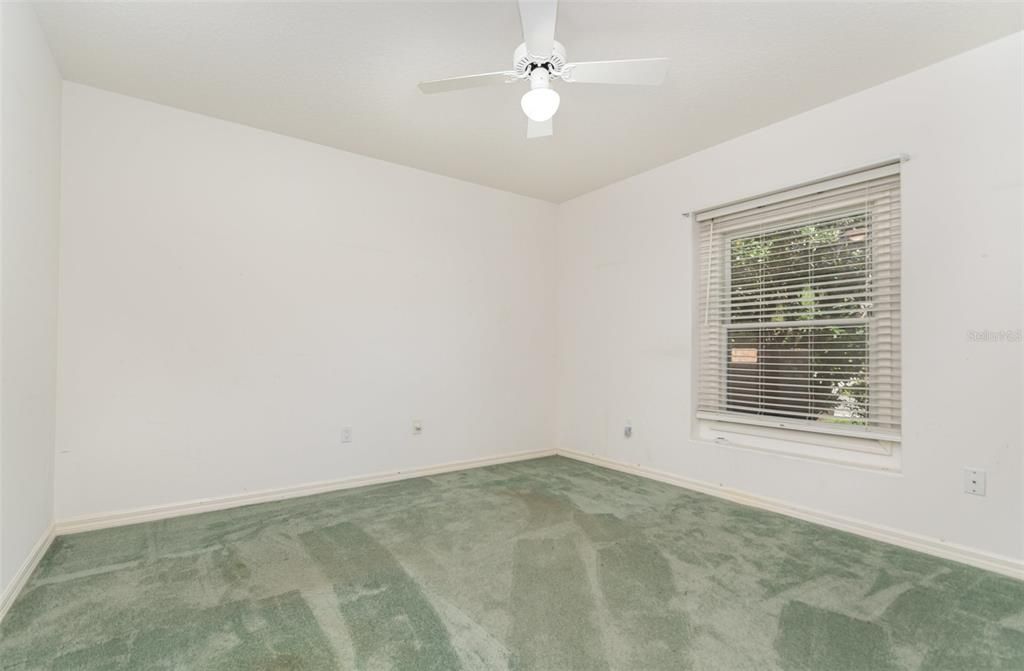 合同活跃: $499,000 (3 贝兹, 2 浴室, 2424 平方英尺)