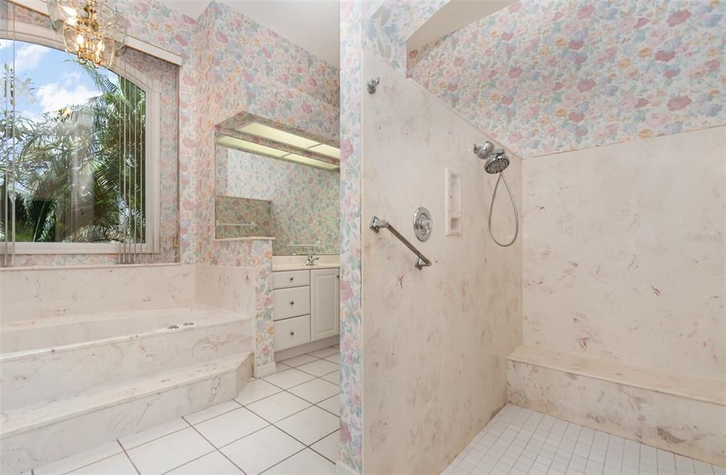 合同活跃: $499,000 (3 贝兹, 2 浴室, 2424 平方英尺)