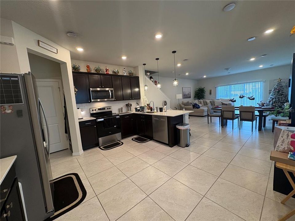 For Sale: $399,000 (3 beds, 2 baths, 1760 Square Feet)