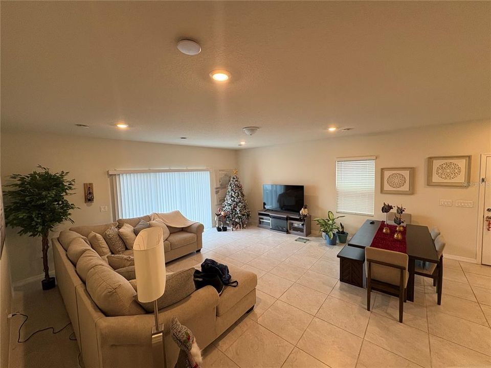 For Sale: $399,000 (3 beds, 2 baths, 1760 Square Feet)