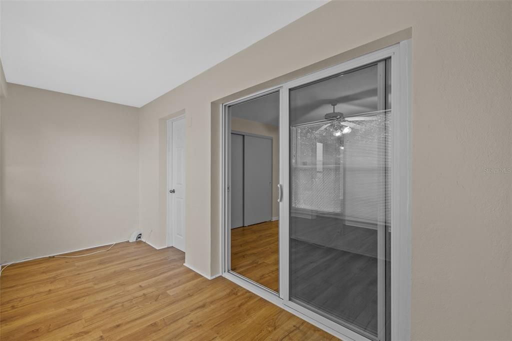 Active With Contract: $109,000 (1 beds, 1 baths, 585 Square Feet)