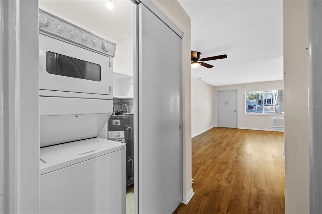 Active With Contract: $109,000 (1 beds, 1 baths, 585 Square Feet)