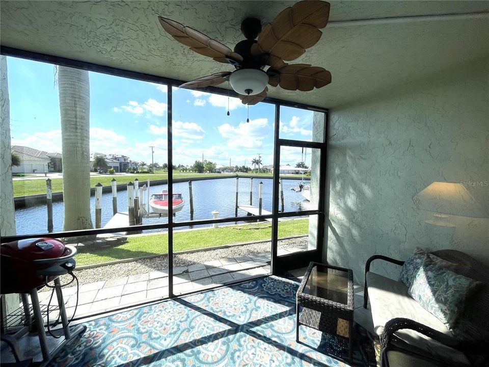 合同活跃: $1,800 (2 贝兹, 2 浴室, 1089 平方英尺)