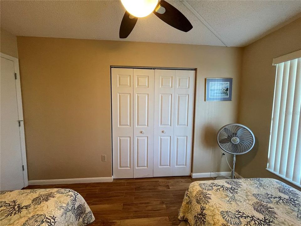 合同活跃: $1,800 (2 贝兹, 2 浴室, 1089 平方英尺)