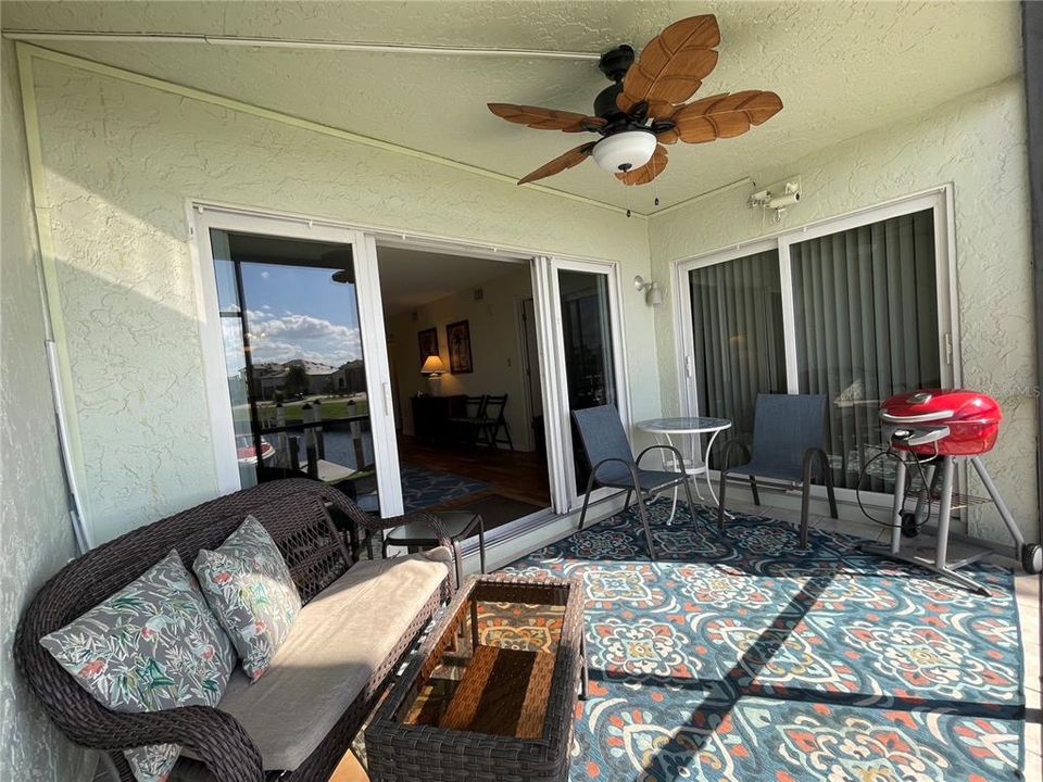 合同活跃: $1,800 (2 贝兹, 2 浴室, 1089 平方英尺)