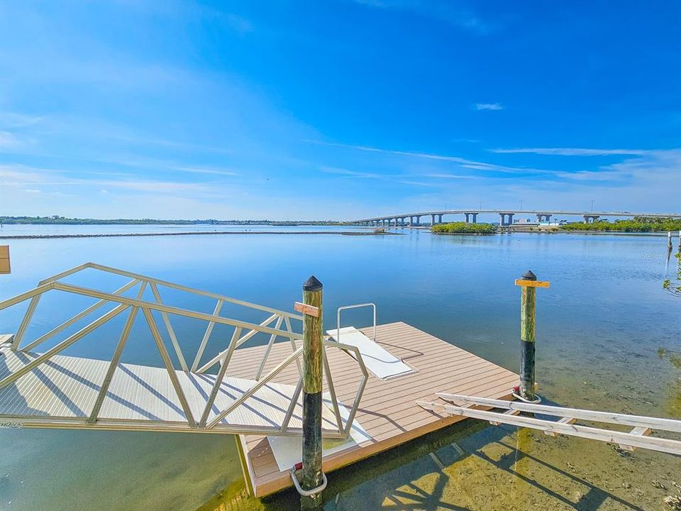 На продажу: $330,000 (2 спален, 2 ванн, 1229 Квадратных фут)