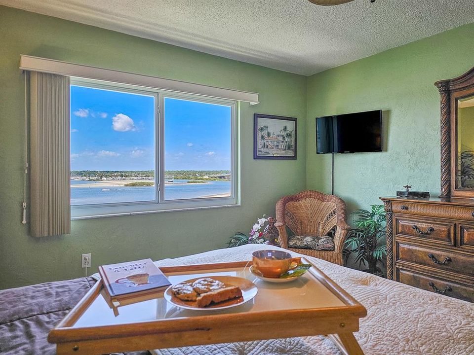 На продажу: $330,000 (2 спален, 2 ванн, 1229 Квадратных фут)