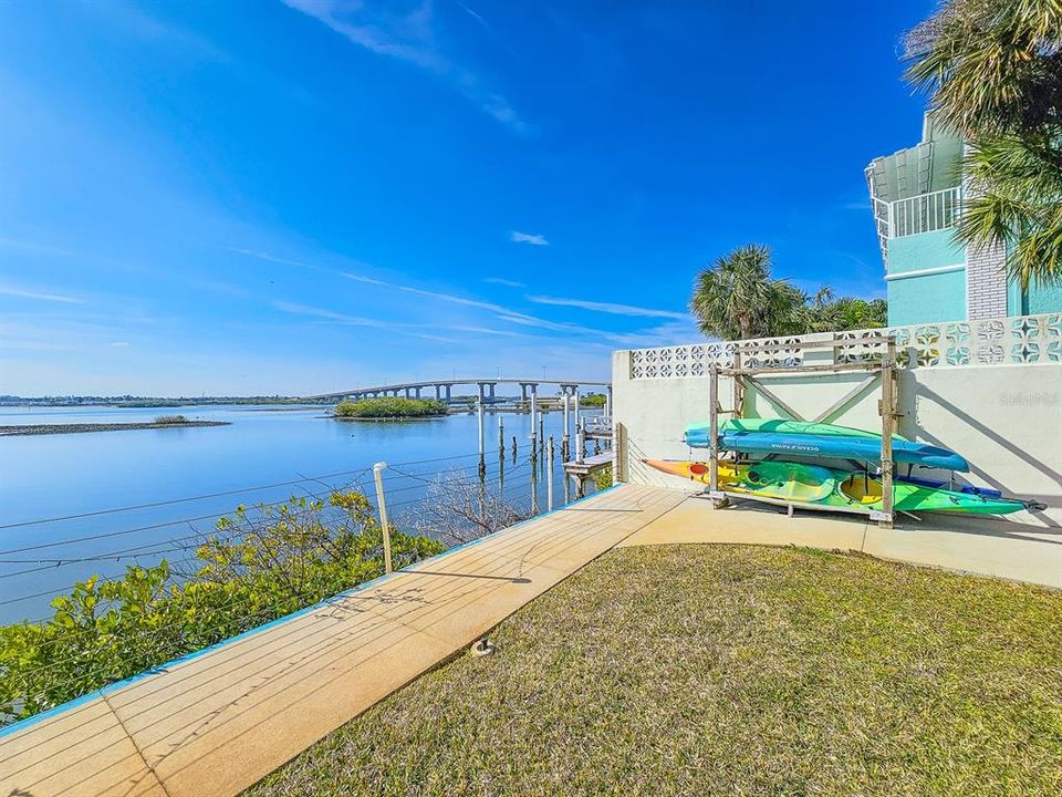 На продажу: $330,000 (2 спален, 2 ванн, 1229 Квадратных фут)