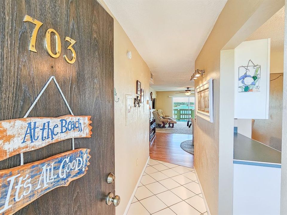 На продажу: $330,000 (2 спален, 2 ванн, 1229 Квадратных фут)