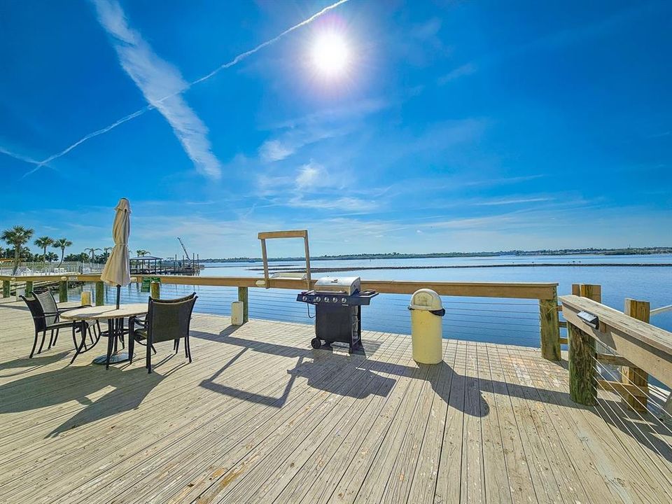 На продажу: $330,000 (2 спален, 2 ванн, 1229 Квадратных фут)