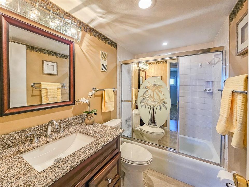 На продажу: $330,000 (2 спален, 2 ванн, 1229 Квадратных фут)