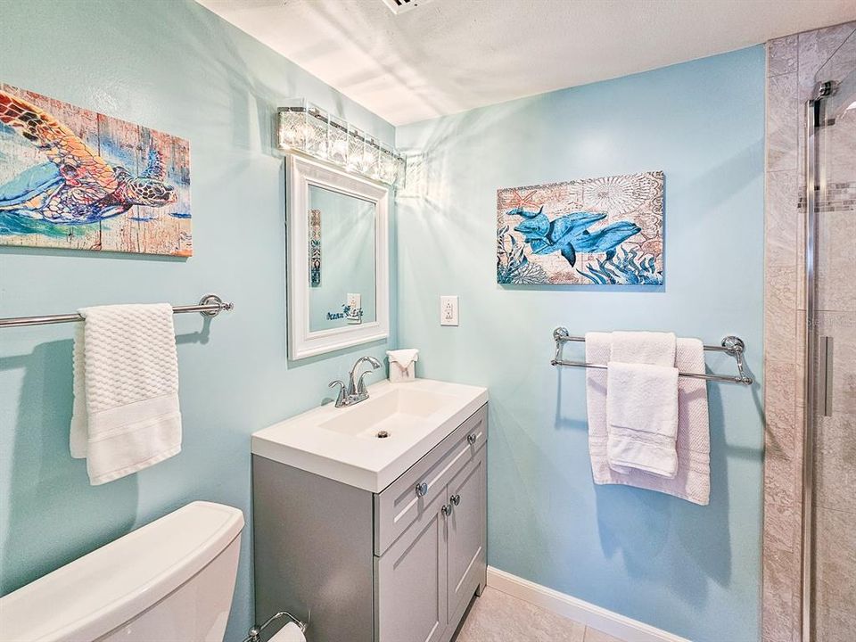 На продажу: $330,000 (2 спален, 2 ванн, 1229 Квадратных фут)