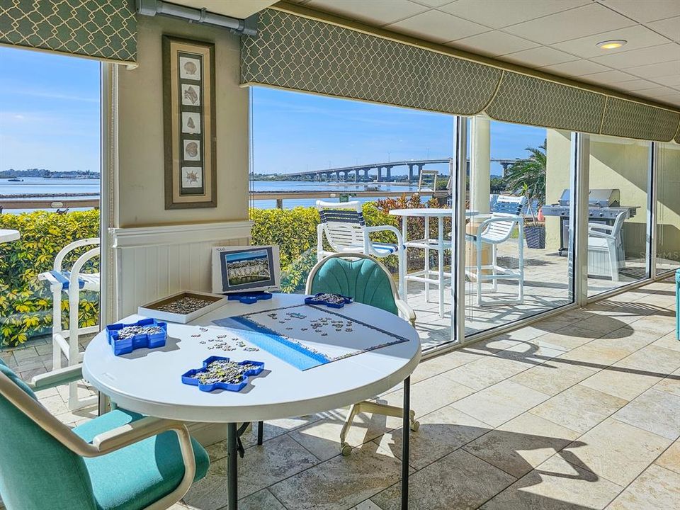 На продажу: $330,000 (2 спален, 2 ванн, 1229 Квадратных фут)