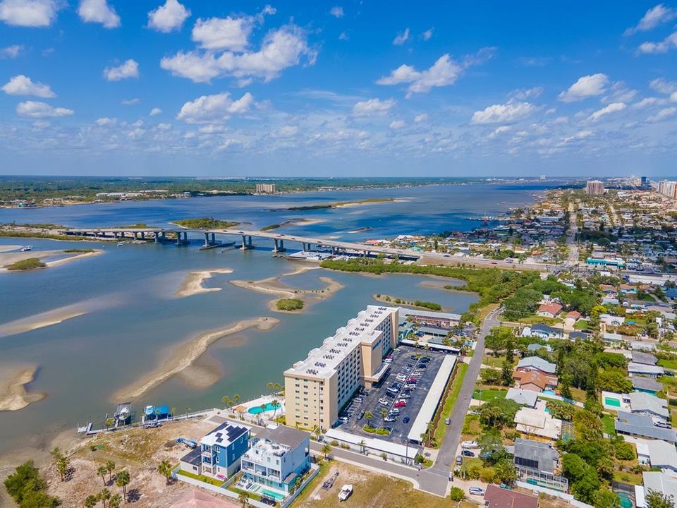 На продажу: $330,000 (2 спален, 2 ванн, 1229 Квадратных фут)