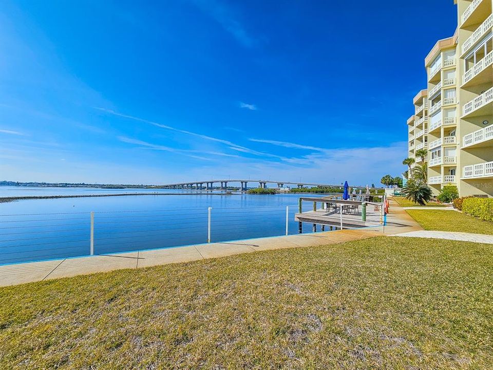 На продажу: $330,000 (2 спален, 2 ванн, 1229 Квадратных фут)