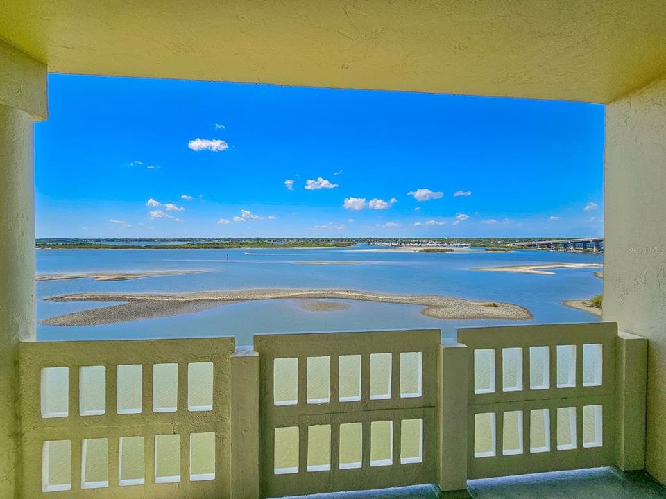 На продажу: $330,000 (2 спален, 2 ванн, 1229 Квадратных фут)