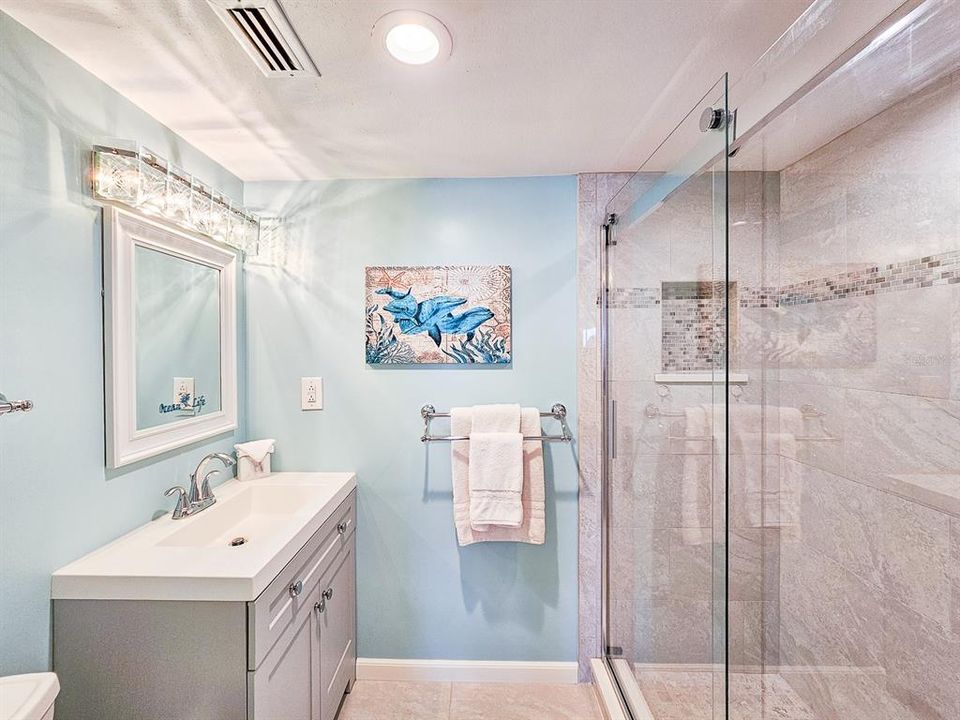 На продажу: $330,000 (2 спален, 2 ванн, 1229 Квадратных фут)