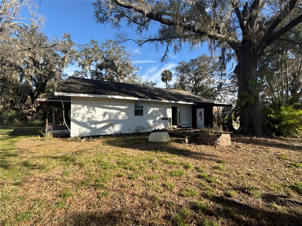 Recently Sold: $99,900 (3 beds, 2 baths, 1710 Square Feet)