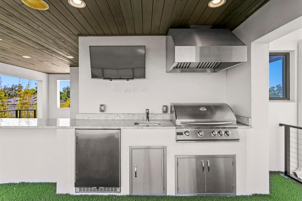 For Sale: $3,495,000 (5 beds, 4 baths, 5045 Square Feet)