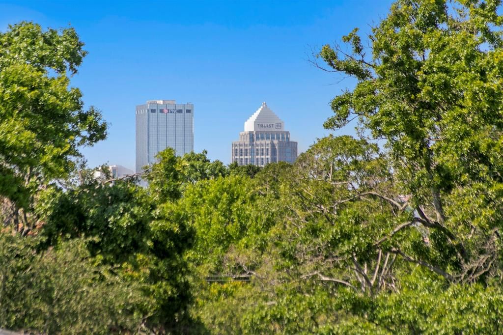 For Sale: $3,495,000 (5 beds, 4 baths, 5045 Square Feet)