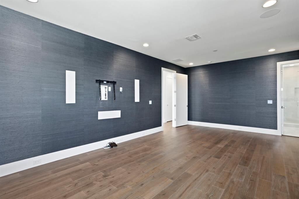 For Sale: $3,495,000 (5 beds, 4 baths, 5045 Square Feet)