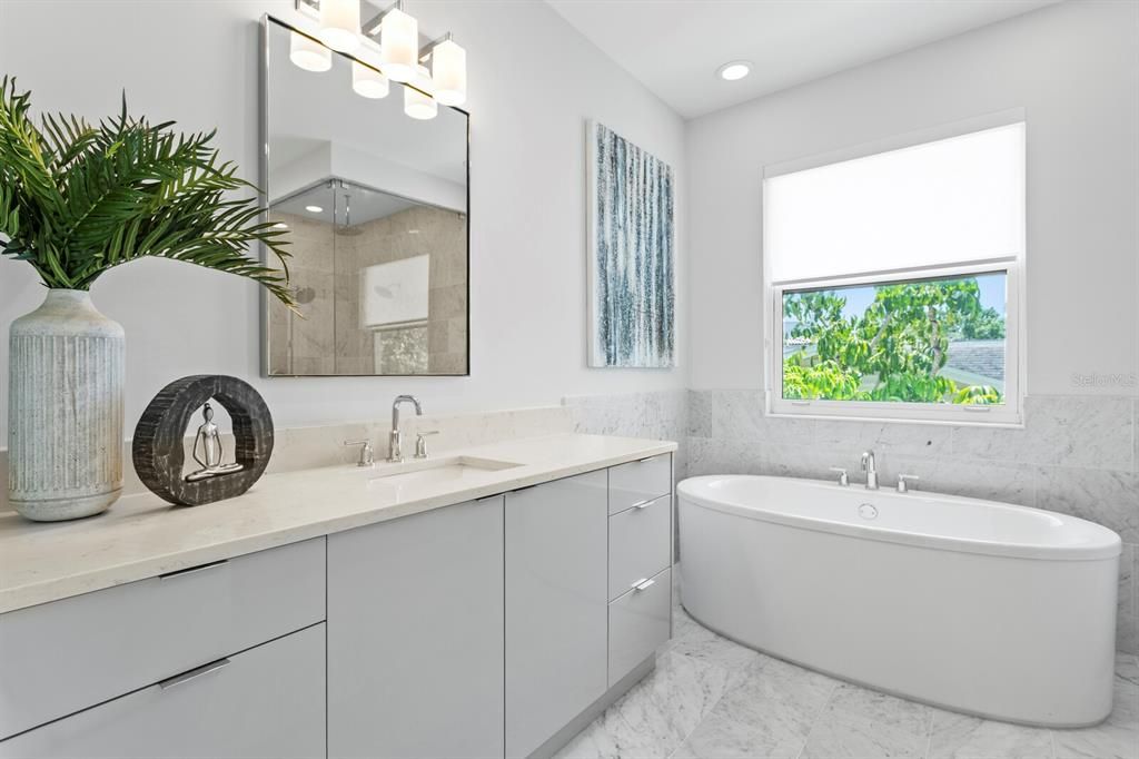 For Sale: $3,495,000 (5 beds, 4 baths, 5045 Square Feet)