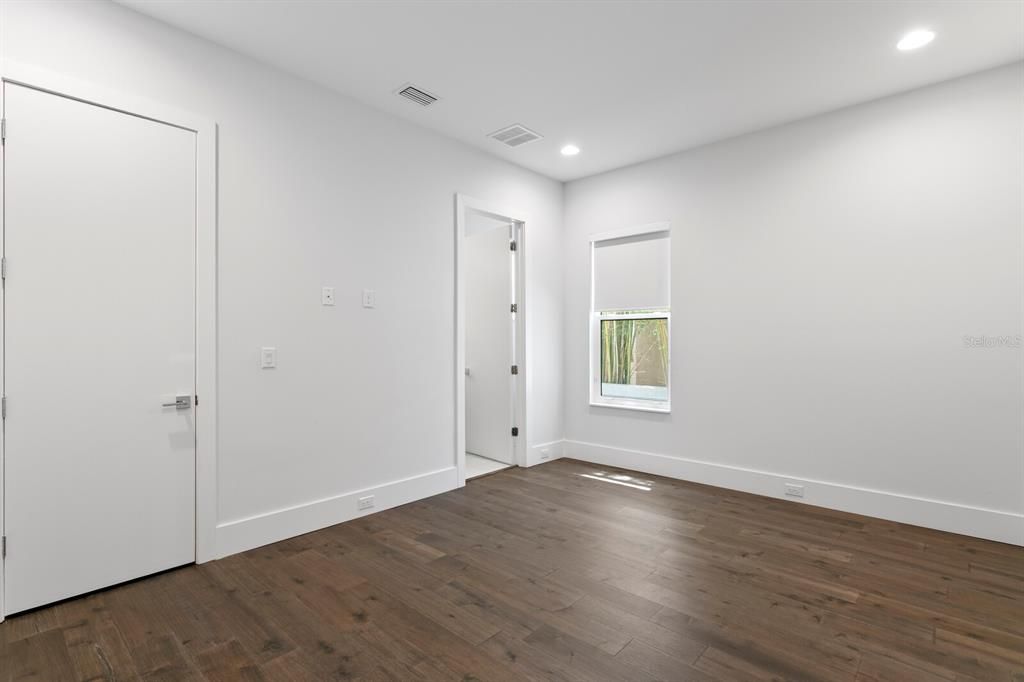 For Sale: $3,495,000 (5 beds, 4 baths, 5045 Square Feet)