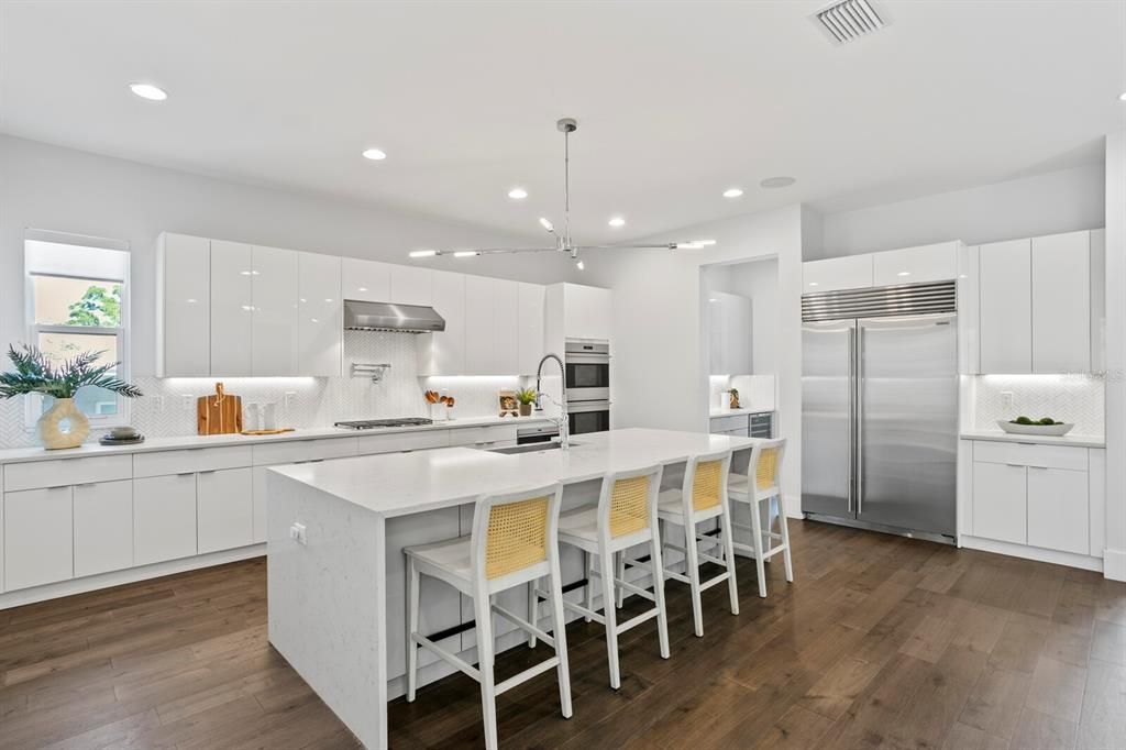 For Sale: $3,495,000 (5 beds, 4 baths, 5045 Square Feet)