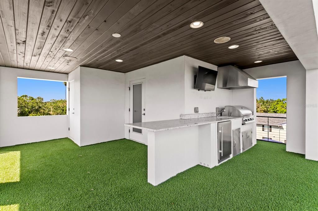 For Sale: $3,495,000 (5 beds, 4 baths, 5045 Square Feet)