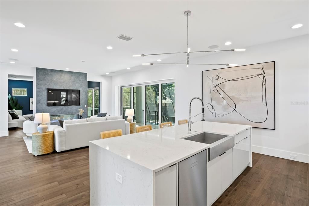 For Sale: $3,495,000 (5 beds, 4 baths, 5045 Square Feet)