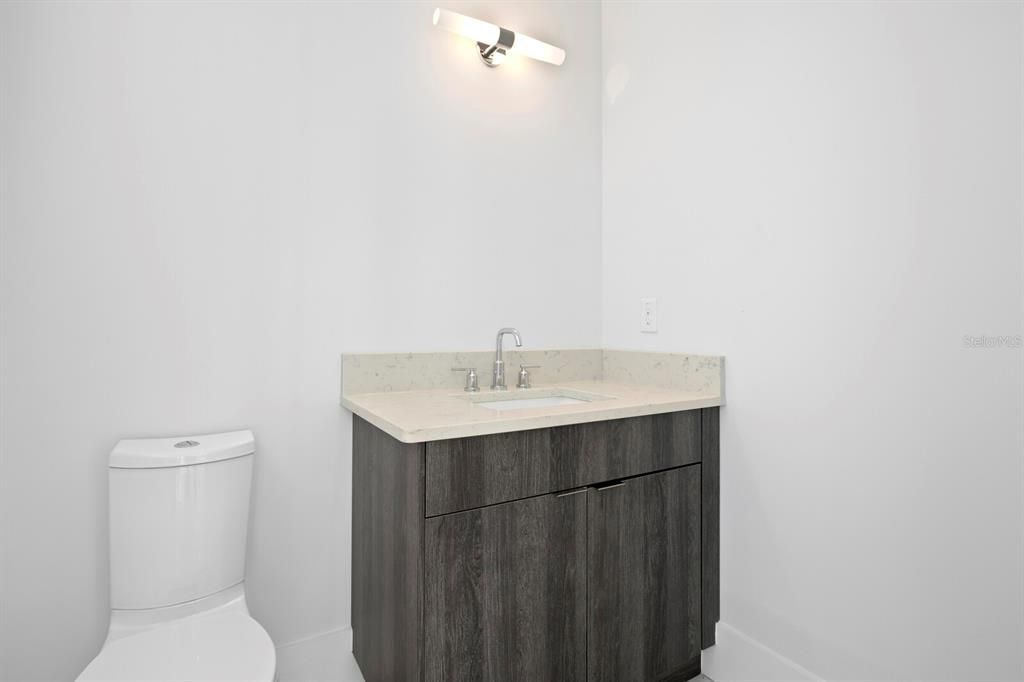 For Sale: $3,495,000 (5 beds, 4 baths, 5045 Square Feet)