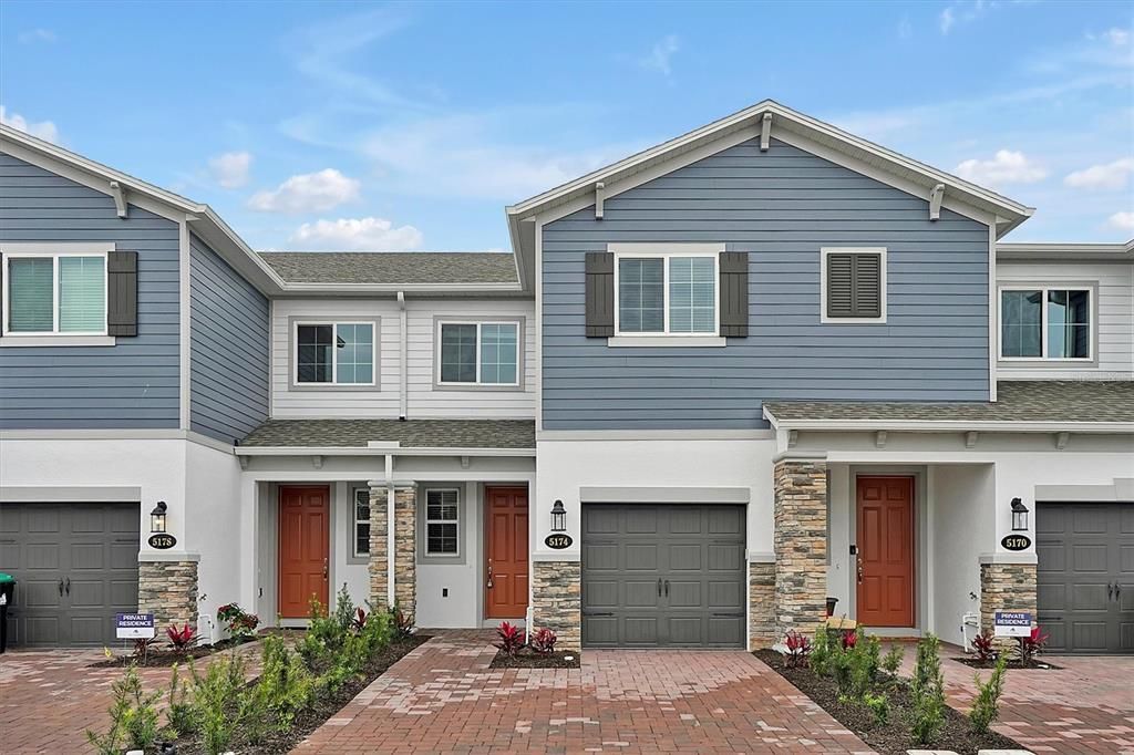 Recently Rented: $2,300 (3 beds, 2 baths, 1689 Square Feet)