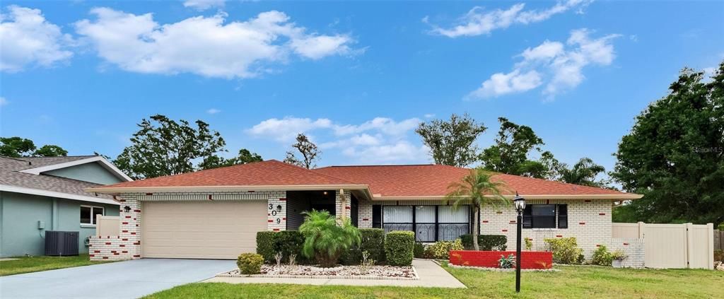 Vendido Recientemente: $590,000 (4 camas, 2 baños, 1867 Pies cuadrados)