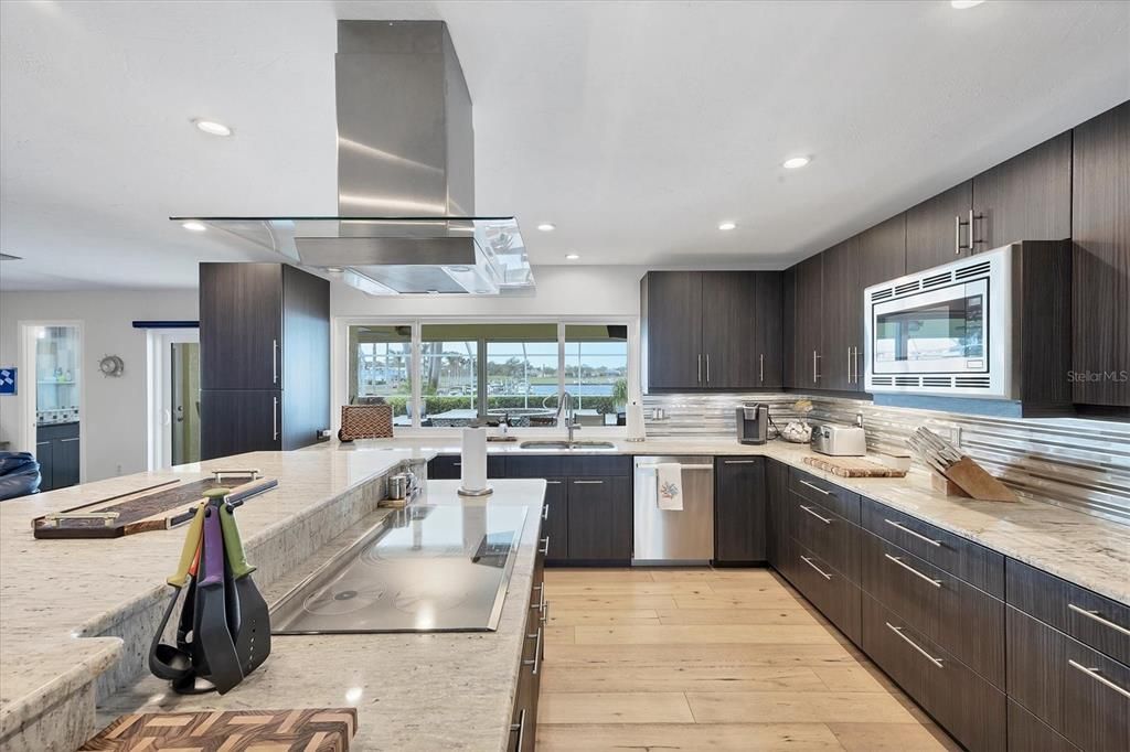 待售: $978,000 (3 贝兹, 3 浴室, 2559 平方英尺)