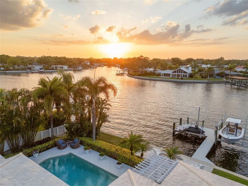 For Sale: $2,995,000 (5 beds, 3 baths, 3288 Square Feet)