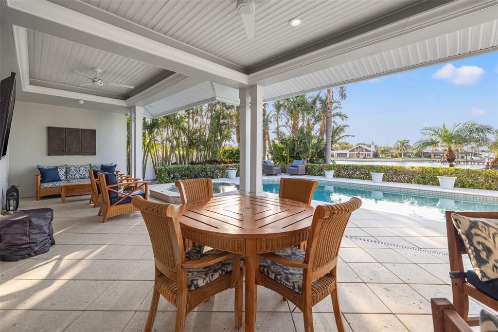 For Sale: $2,995,000 (5 beds, 3 baths, 3288 Square Feet)