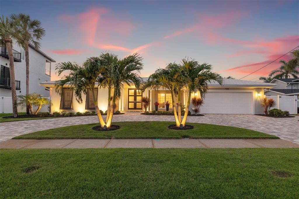 For Sale: $2,995,000 (5 beds, 3 baths, 3288 Square Feet)