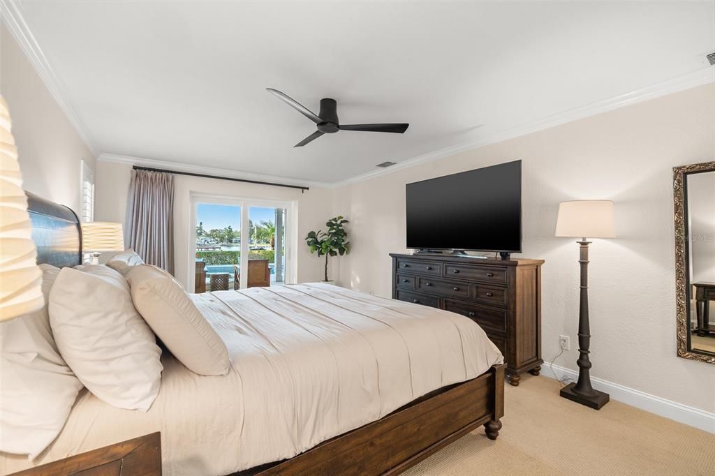 For Sale: $2,995,000 (5 beds, 3 baths, 3288 Square Feet)