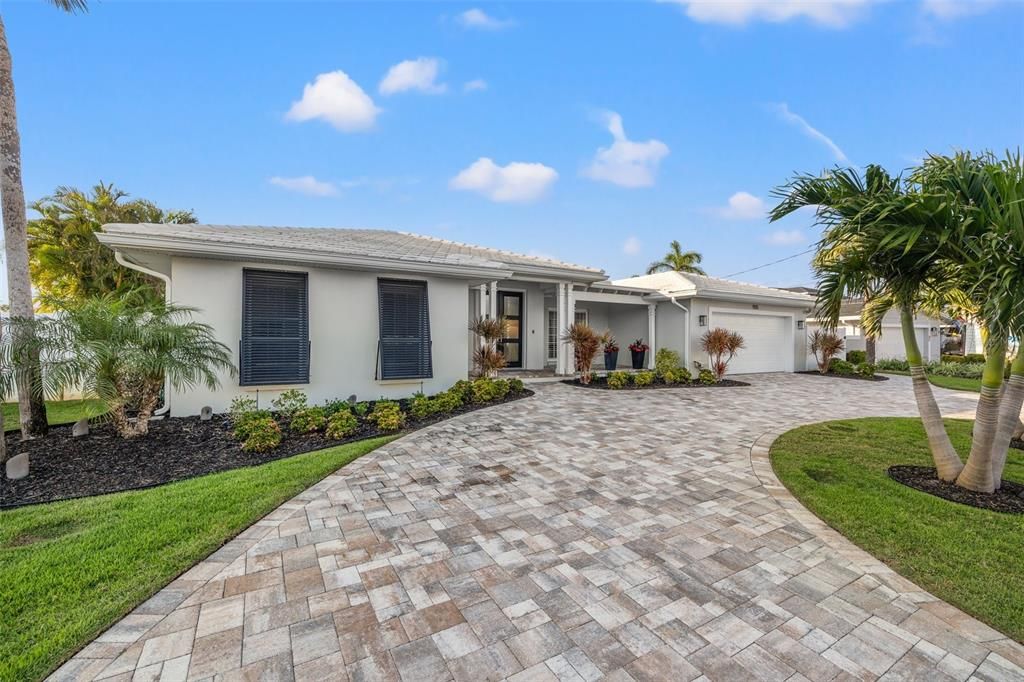 For Sale: $2,995,000 (5 beds, 3 baths, 3288 Square Feet)