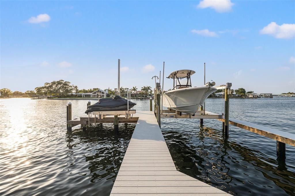 For Sale: $2,995,000 (5 beds, 3 baths, 3288 Square Feet)