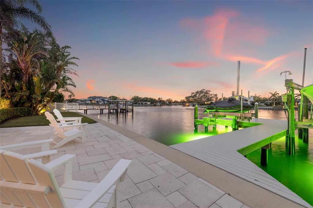 For Sale: $2,995,000 (5 beds, 3 baths, 3288 Square Feet)